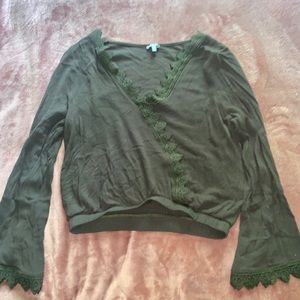 CROPPED GREEN BLOUSE